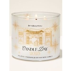 Bath & Body Works White and Gold Candle Day 2023 Candle